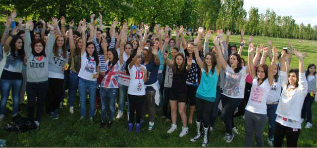 One Direction flash Mob prove Milano