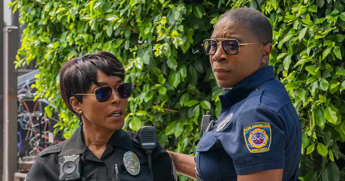 911 служба спасения бобби нэш. 911 служба спасения 2018. 911 служба спасения дата. 911 служба спасения дата. Анджела бассетт 911.