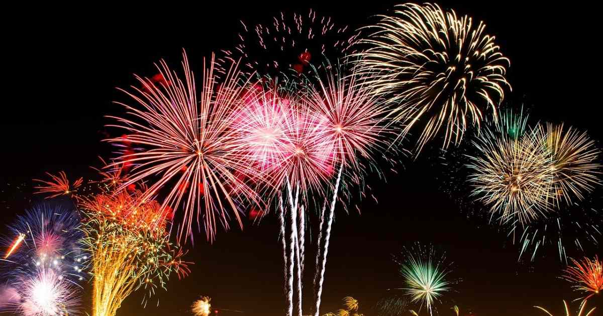 Capodanno in Musica 2022 su Canale 5: ospiti, cantanti e conduttrice