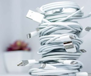 caricabatterie universale